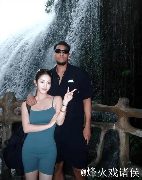 祝铭震:从小角色到CBA顶薪球员,入选国家队,携高颜值女友共展精彩人生 祝铭震:从小角色到CBA顶薪球员,入选国家队,携高颜值女友共展精彩人生